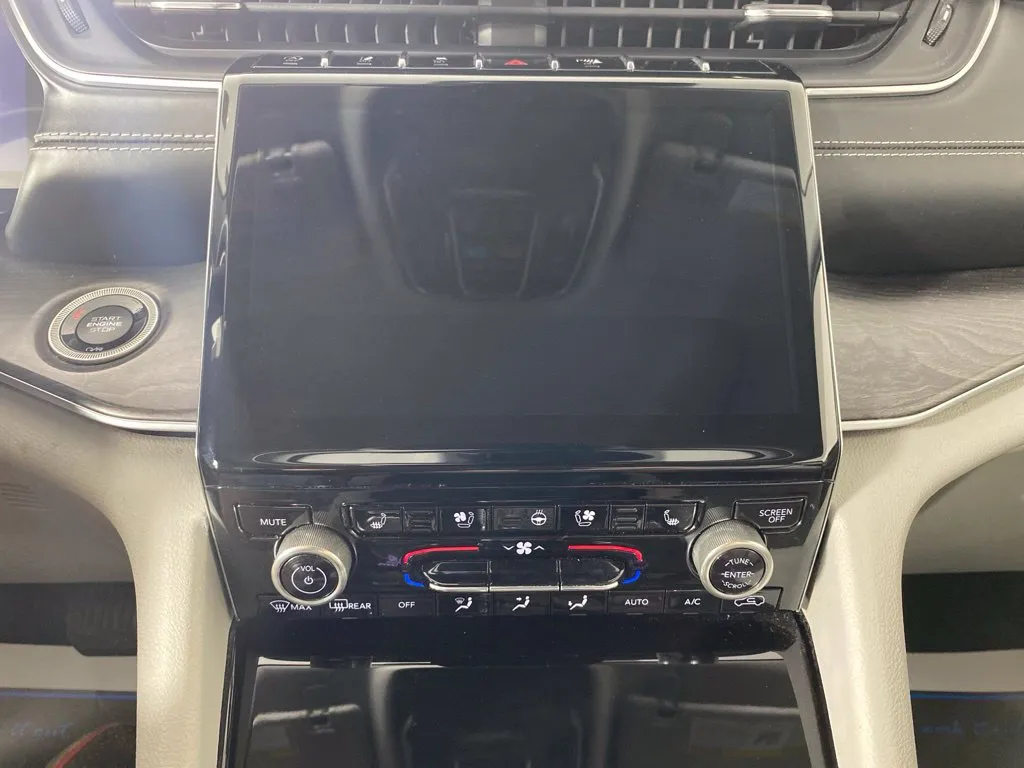 Jeep Grand Cherokee L photo 19