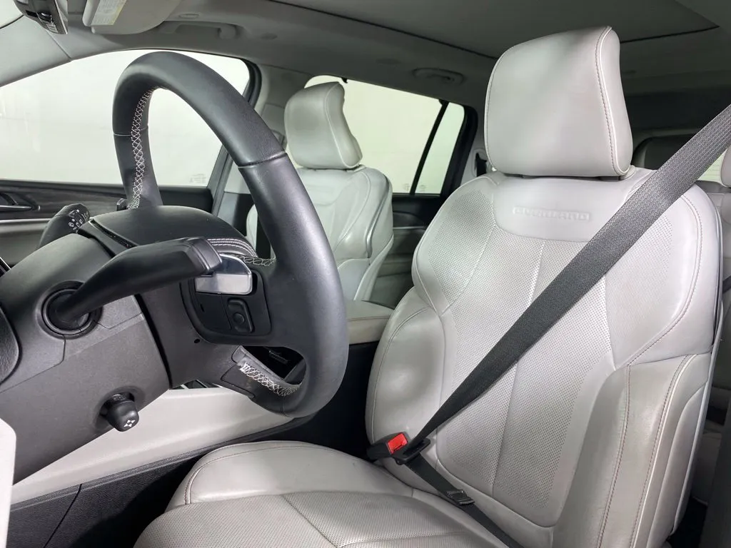 Jeep Grand Cherokee L photo 17