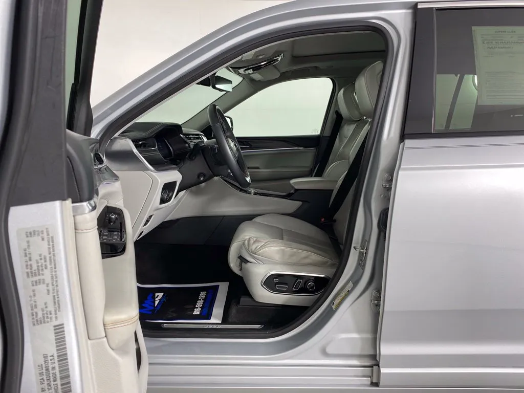 Jeep Grand Cherokee L photo 13