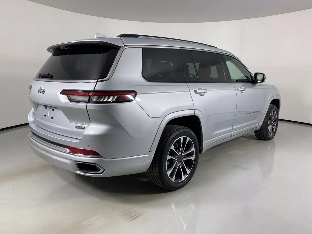 Jeep Grand Cherokee L photo 8