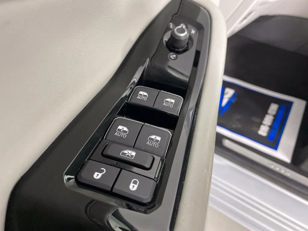 Jeep Grand Cherokee L photo 16