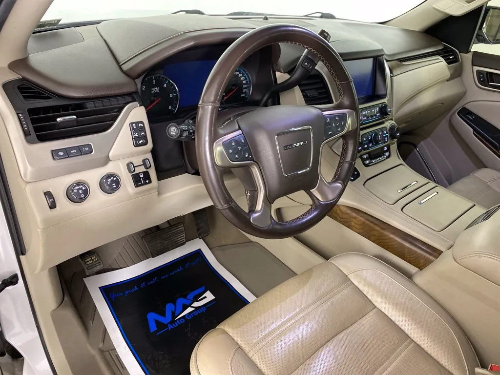 GMC Yukon photo 12