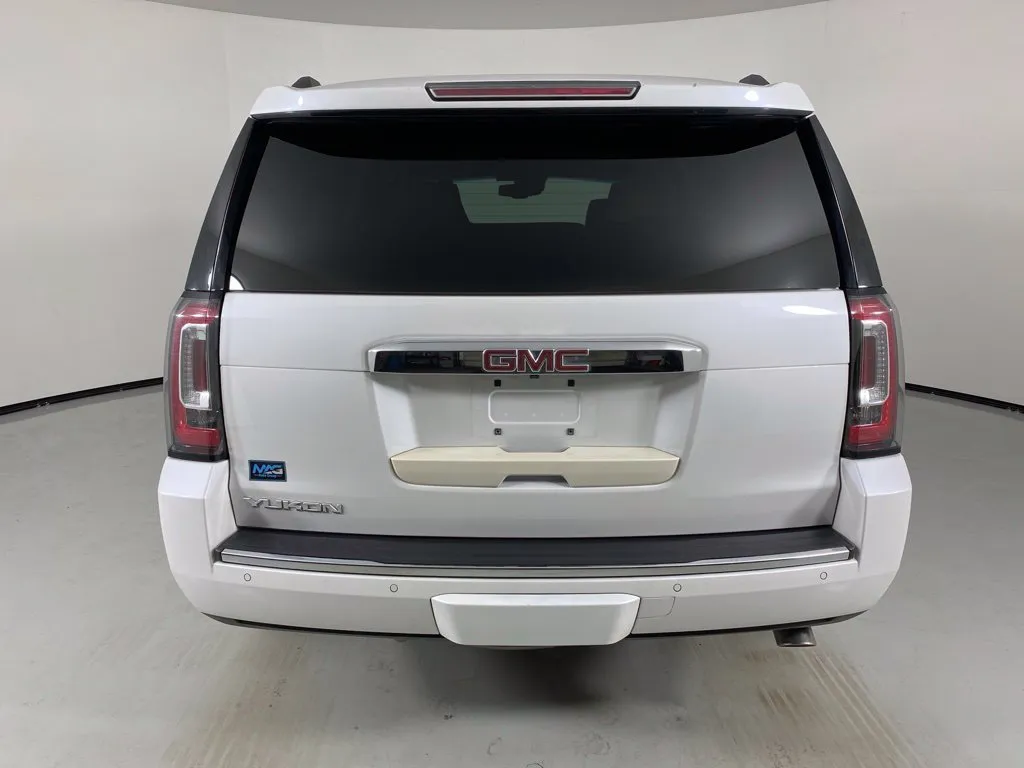 GMC Yukon photo 6