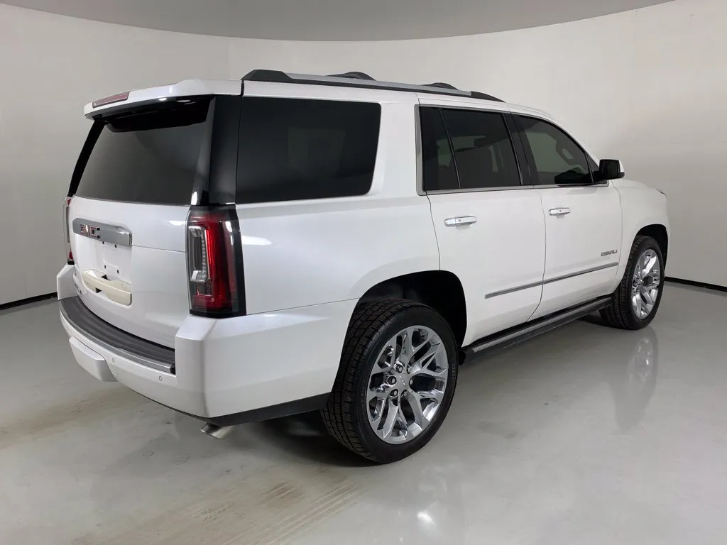 GMC Yukon photo 7