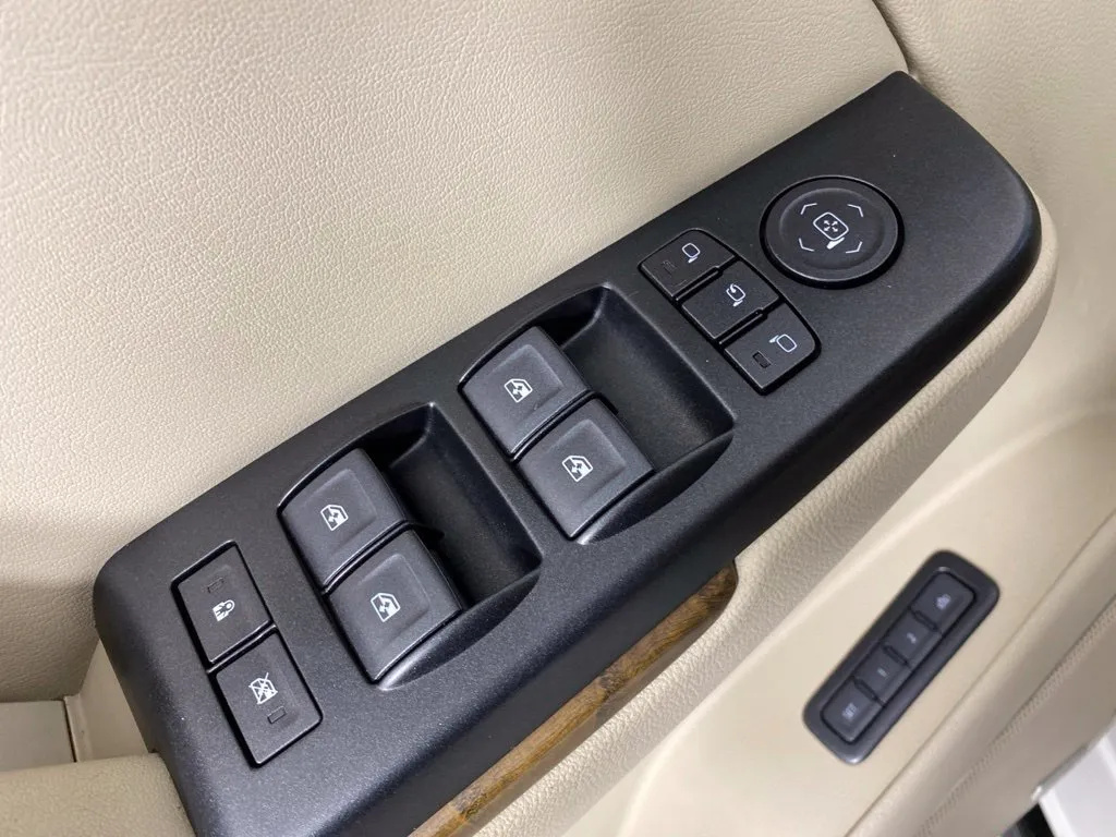 GMC Yukon photo 17