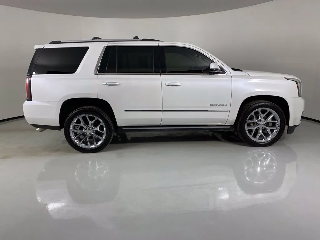 GMC Yukon photo 8