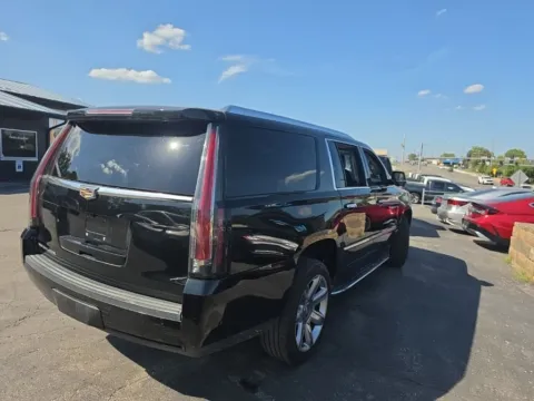 More photos of 2020 Cadillac Escalade ESV Luxury at MAG Auto - Munsterman Automotive Group, MO