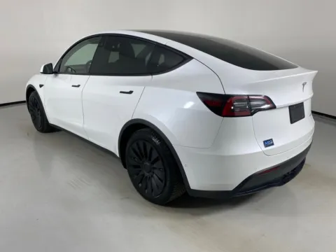 More photos of 2021 Tesla Model Y Long Range at MAG Auto - Munsterman Automotive Group, MO