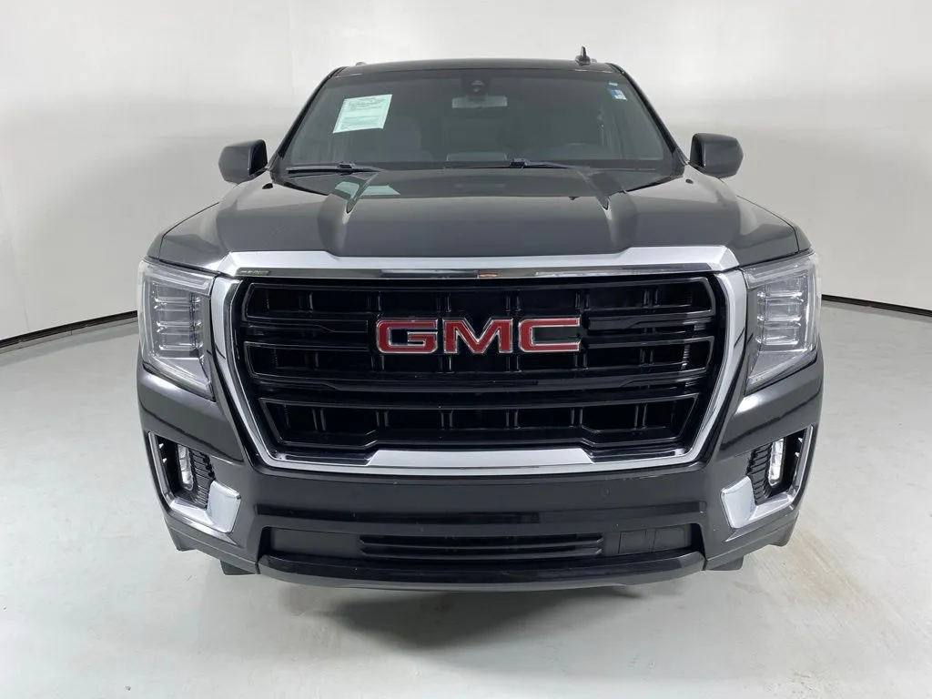 GMC Yukon photo 2