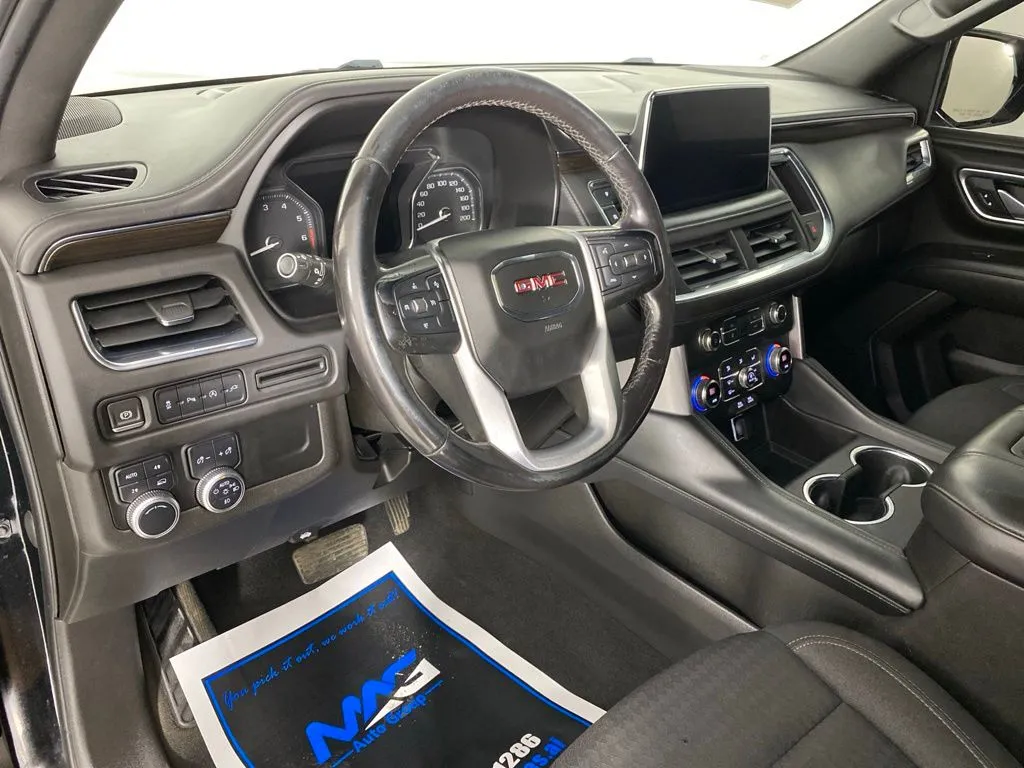 GMC Yukon photo 12