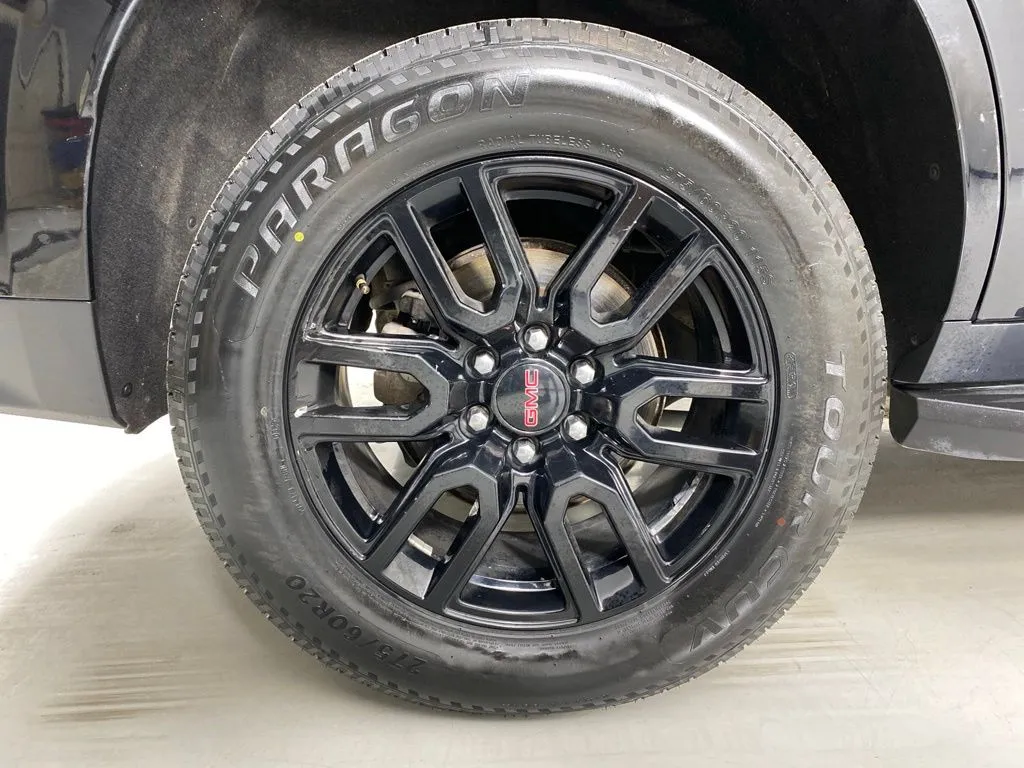 GMC Yukon photo 10