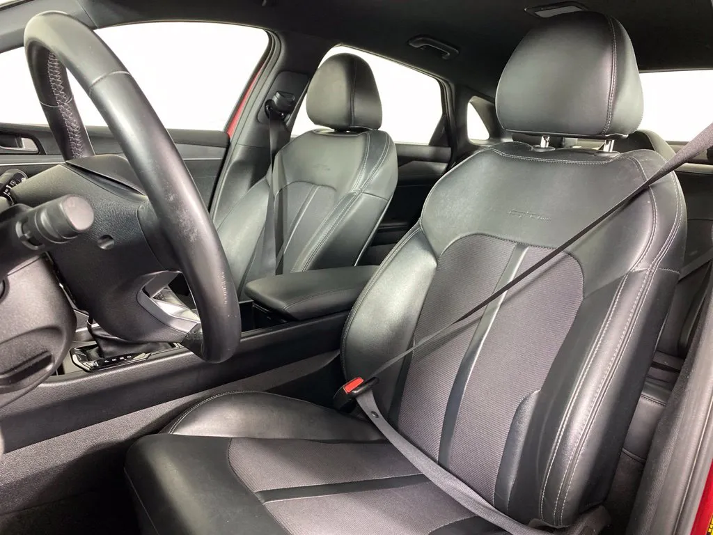 Kia K5 photo 16