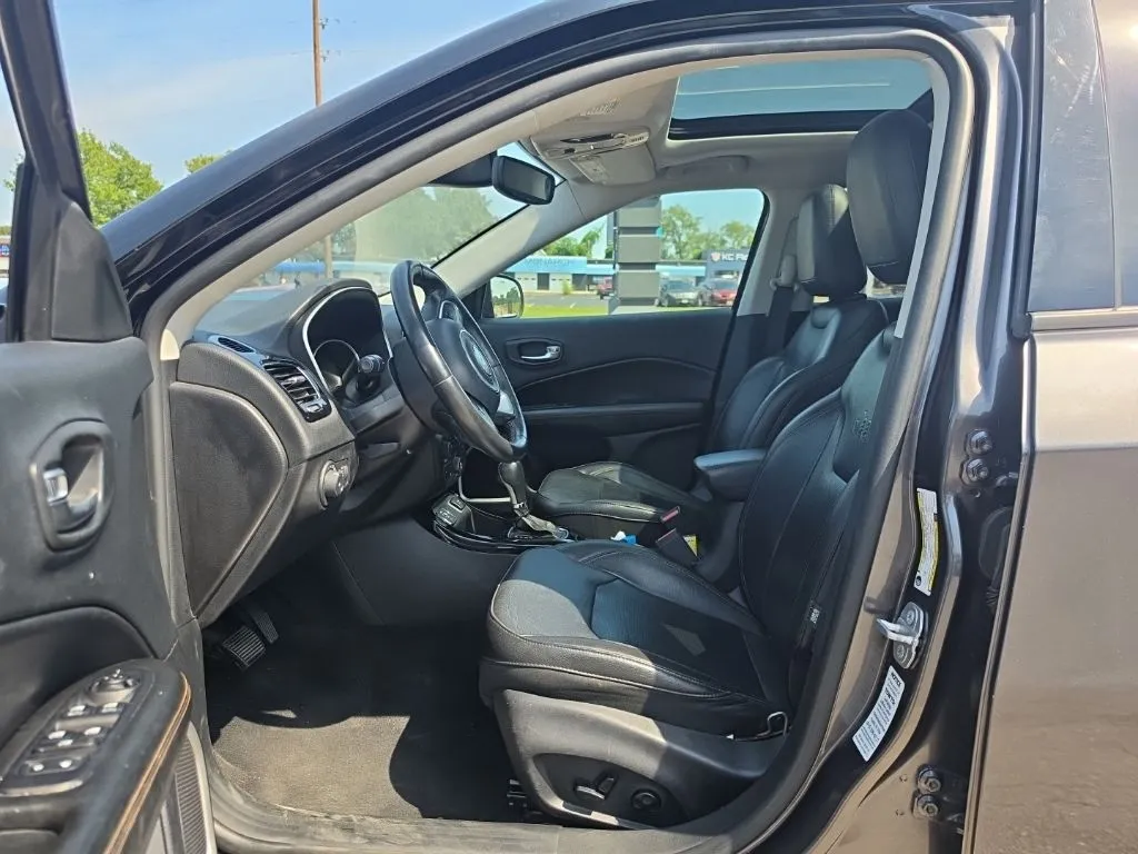 Jeep Compass photo 5
