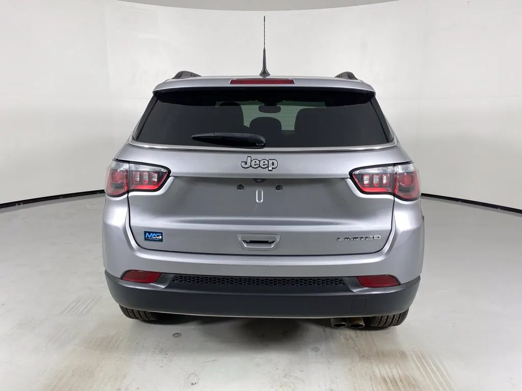 Jeep Compass photo 11