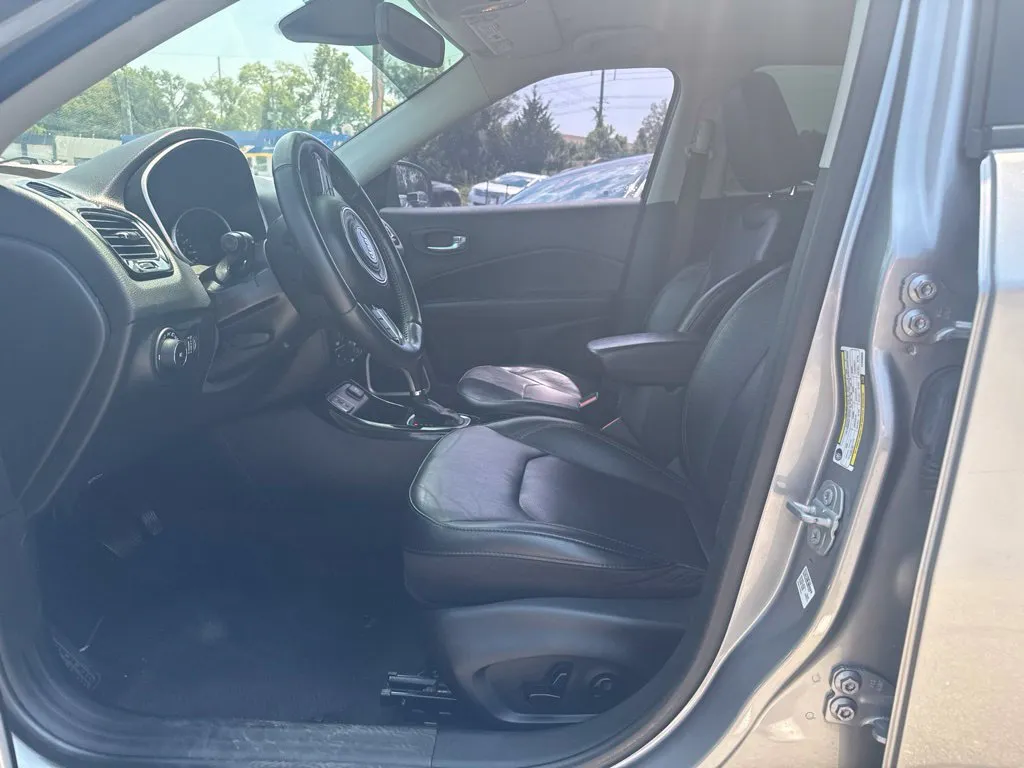 Jeep Compass photo 4