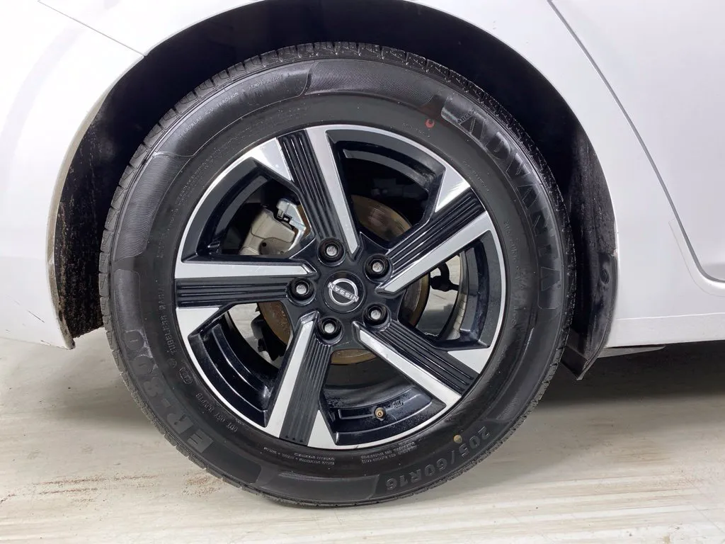 Nissan Sentra photo 9