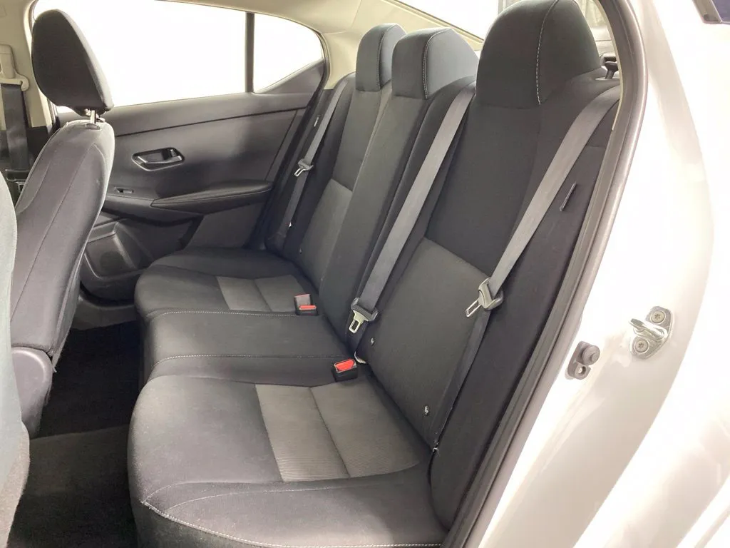 Nissan Sentra photo 38