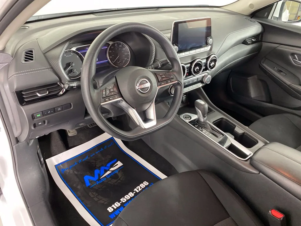 Nissan Sentra photo 11