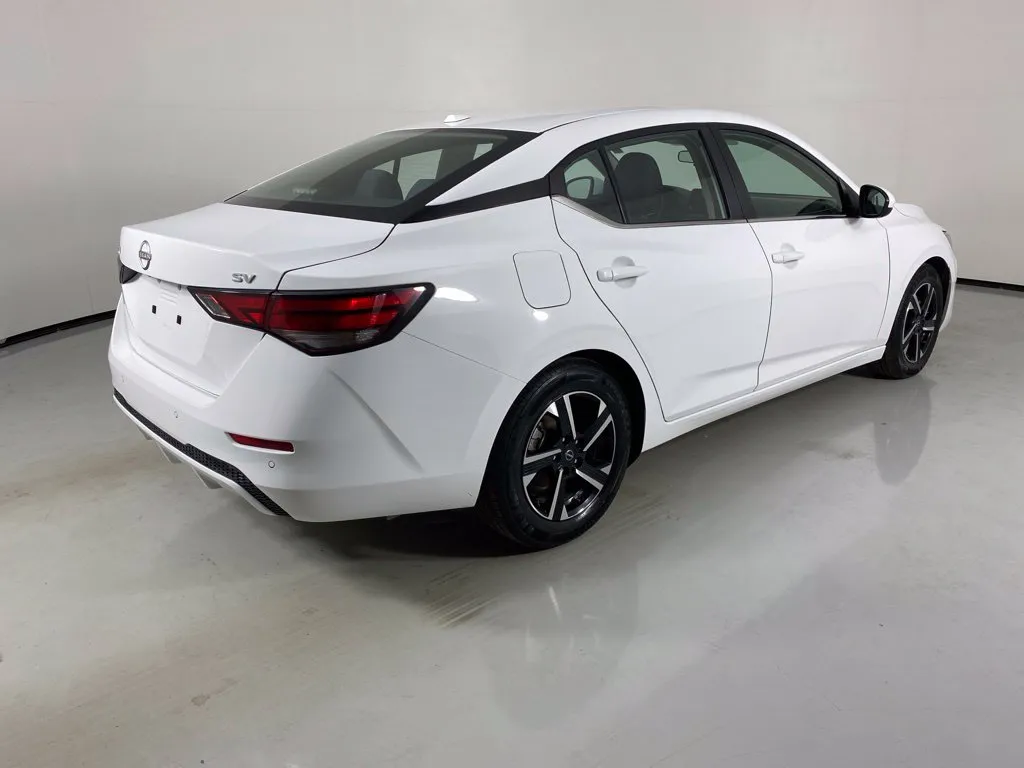 Nissan Sentra photo 7