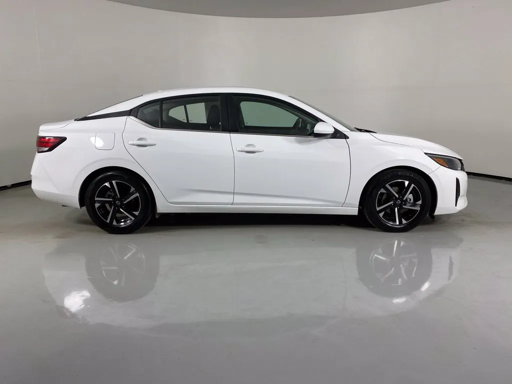 Nissan Sentra photo 8