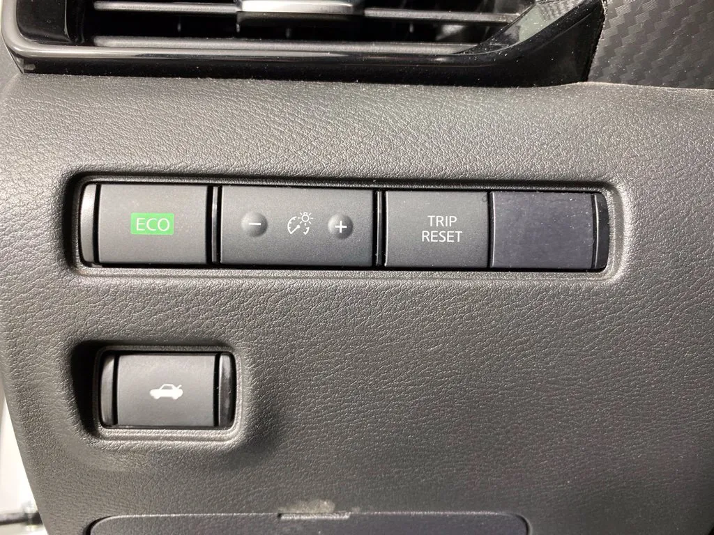 Nissan Sentra photo 25