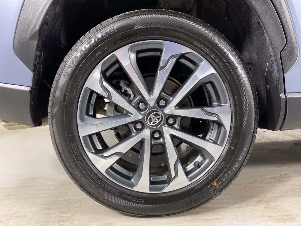 Toyota Corolla Cross photo 9