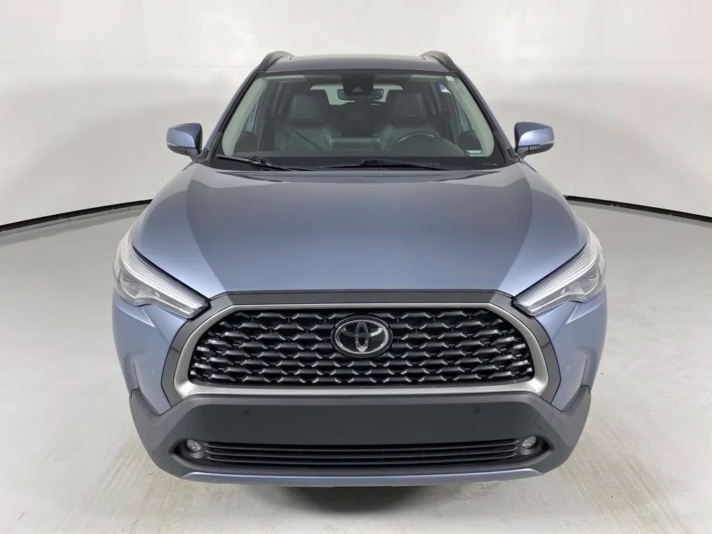 Toyota Corolla Cross photo 2
