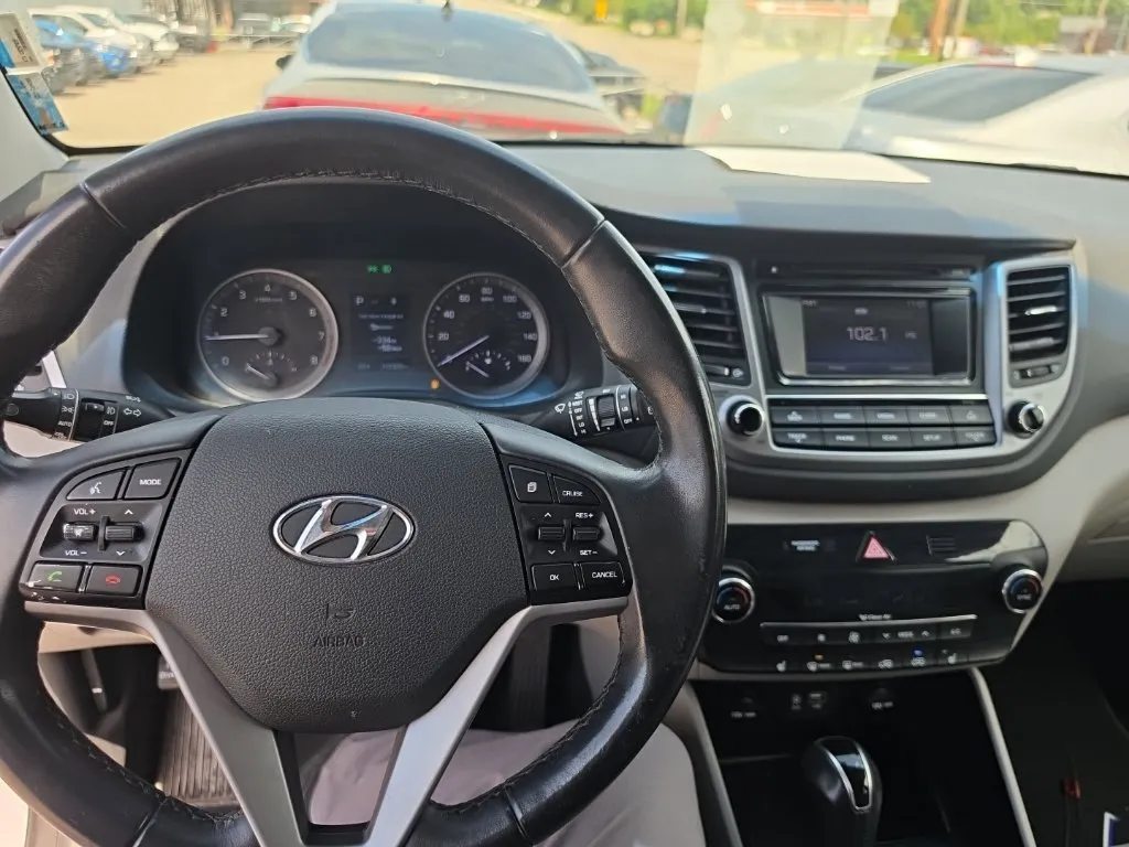 Hyundai Tucson photo 4