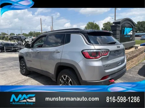 Silver 2019 Jeep Compass Trailhawk for sale in Blue Springs, MO