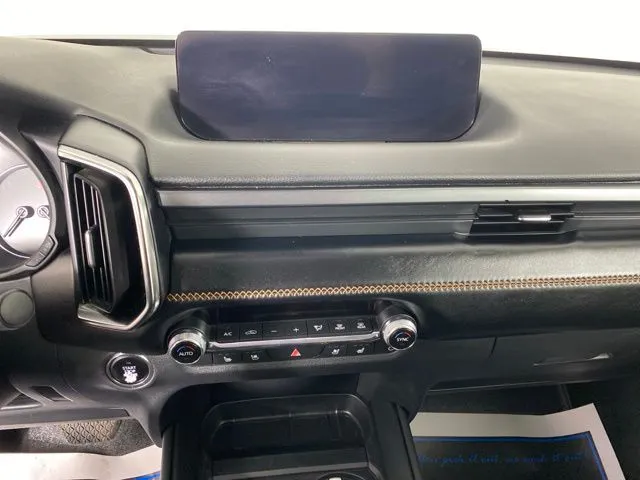 Mazda CX-50 photo 19