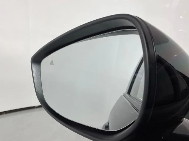 Mazda CX-50 photo 10