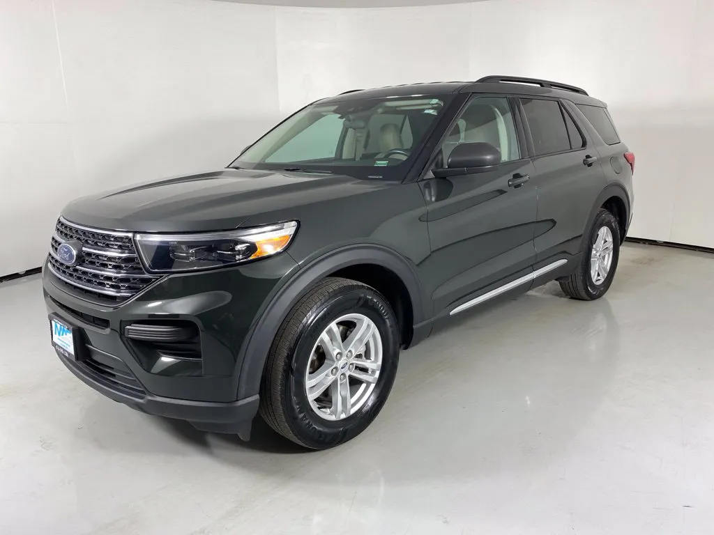 Ford Explorer photo 8