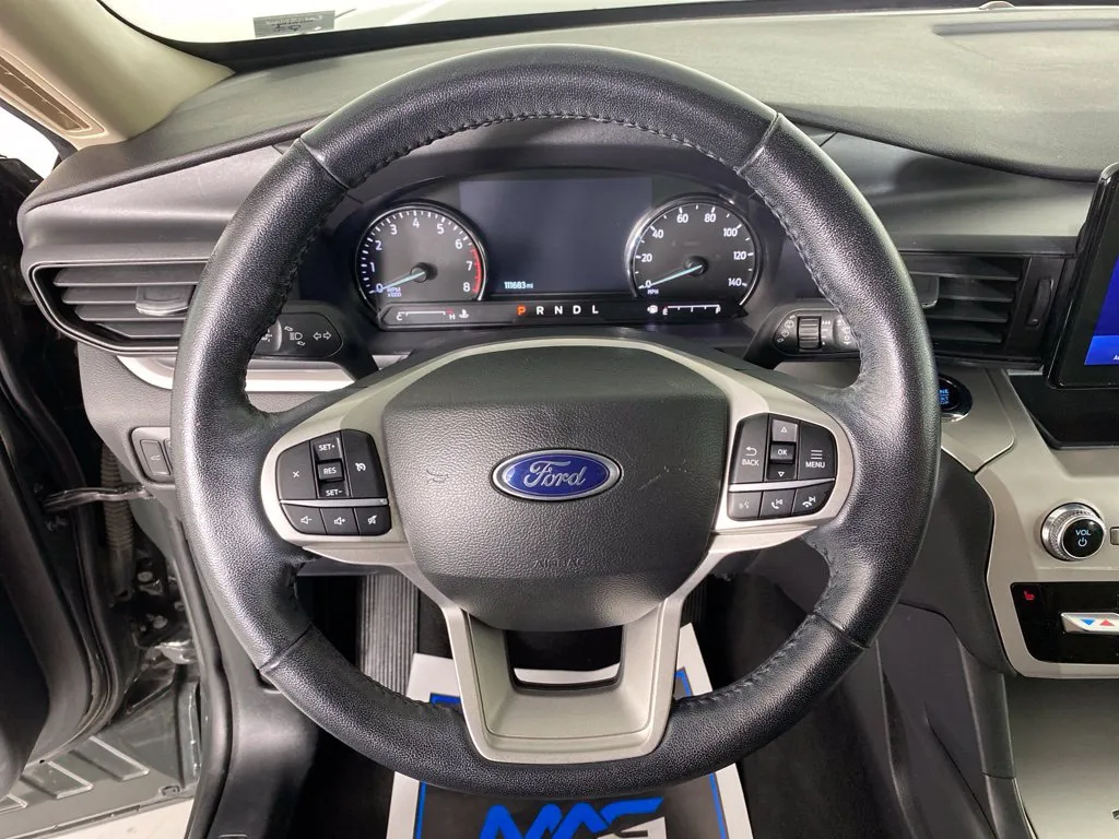 Ford Explorer photo 39