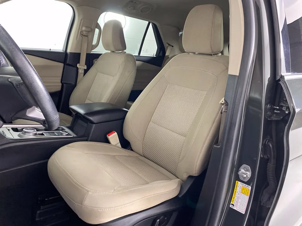 Ford Explorer photo 22