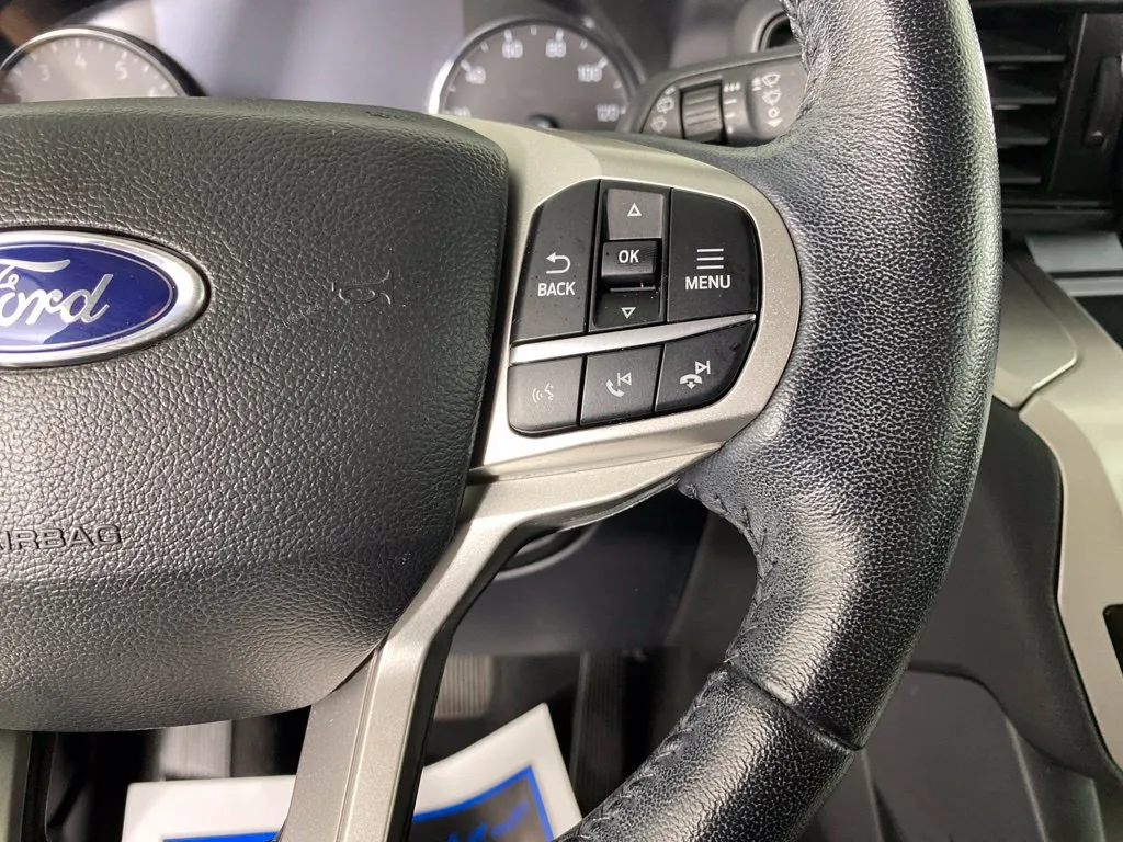 Ford Explorer photo 36