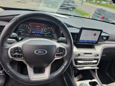 More photos of 2023 Ford Explorer XLT at MAG Auto - Munsterman Automotive Group, MO