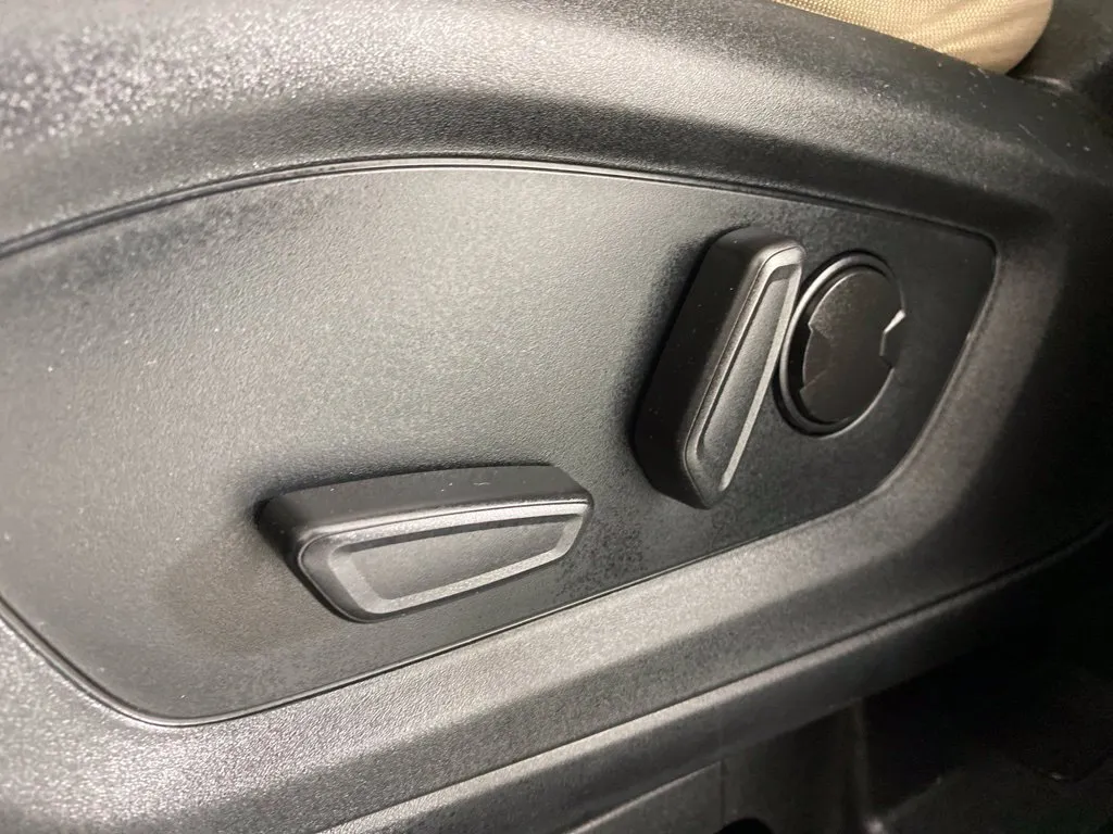 Ford Explorer photo 19