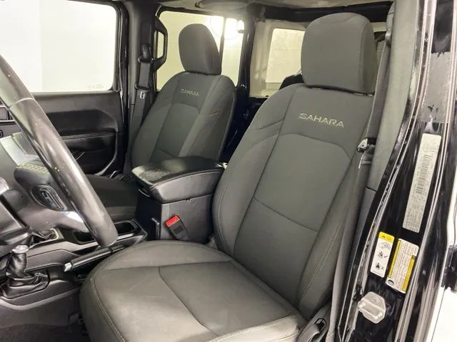 Jeep Wrangler photo 16