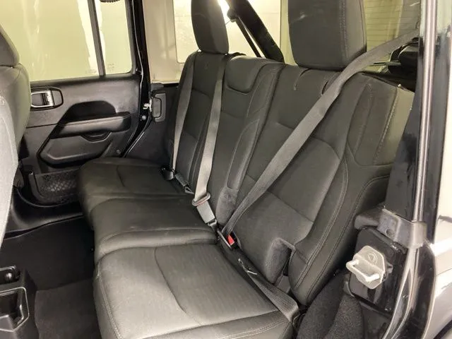 Jeep Wrangler photo 40