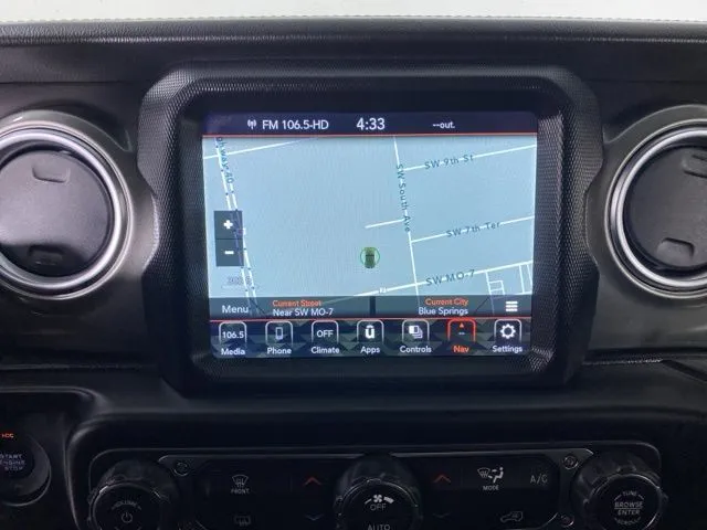 Jeep Wrangler photo 18