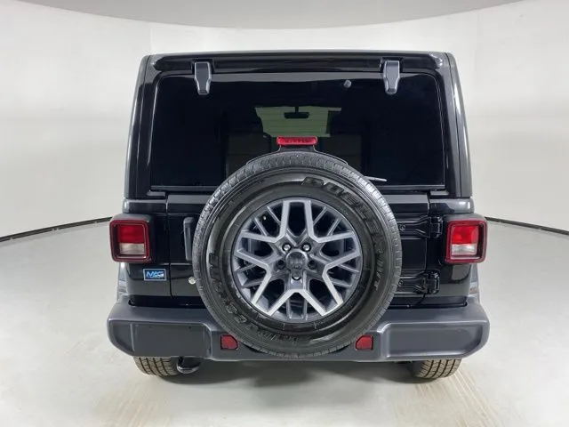Jeep Wrangler photo 6
