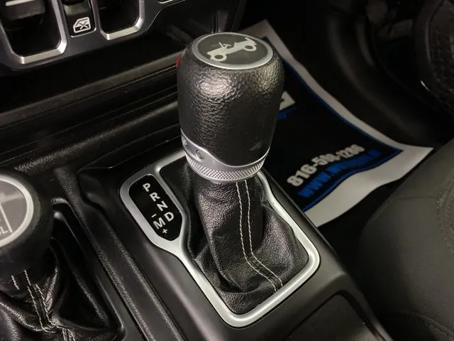 Jeep Wrangler photo 26