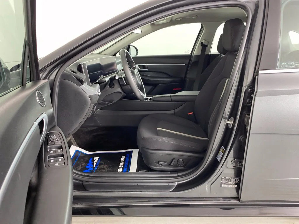 Hyundai Sonata photo 13