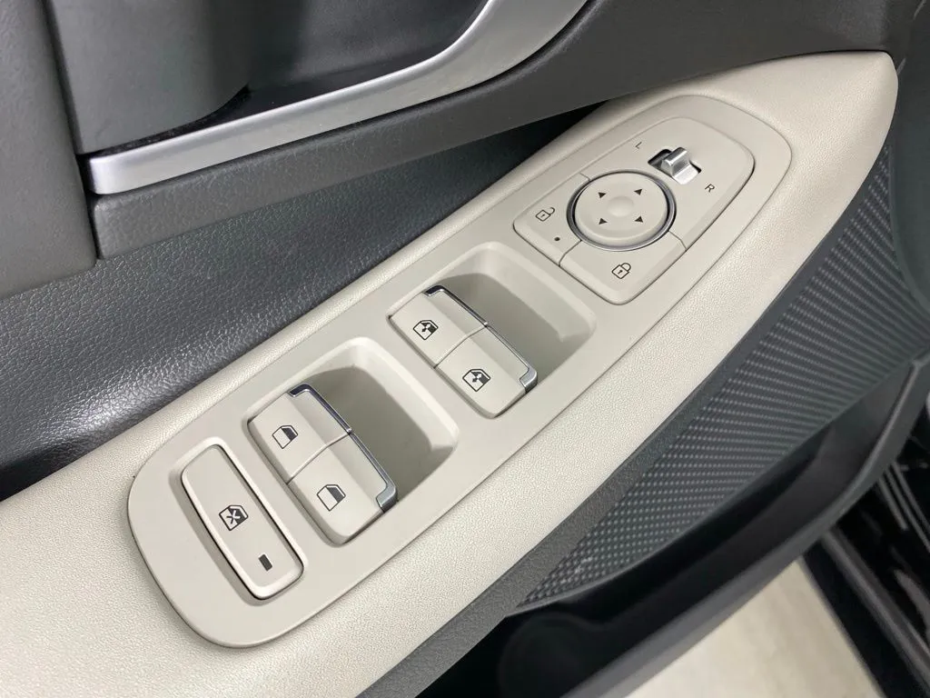 Hyundai Sonata photo 16