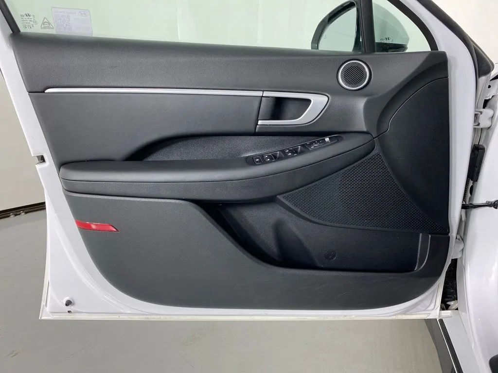 Hyundai Sonata photo 14