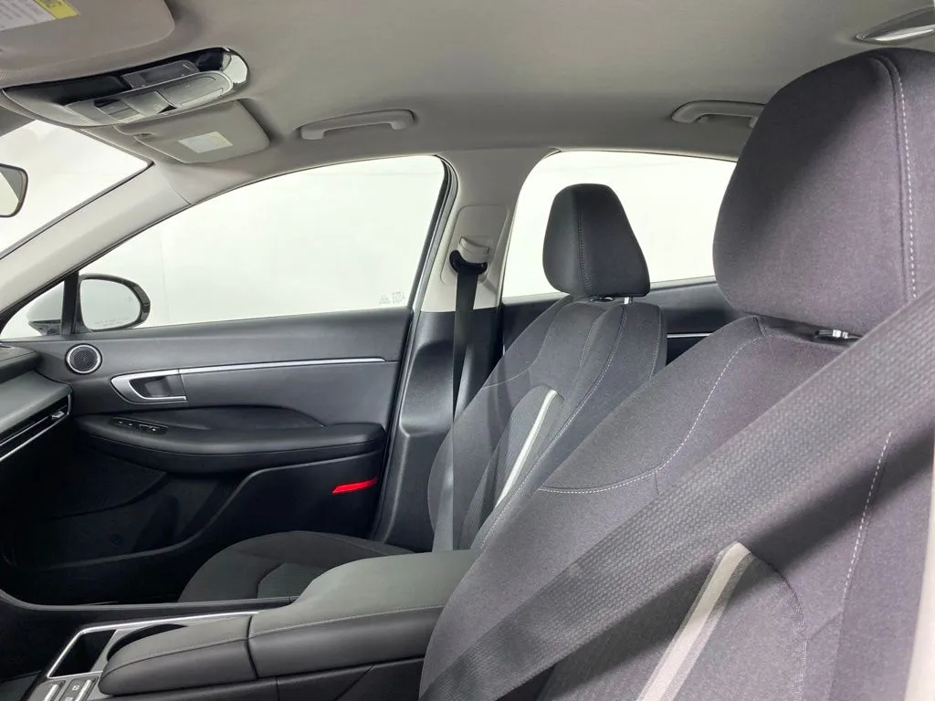 Hyundai Sonata photo 17