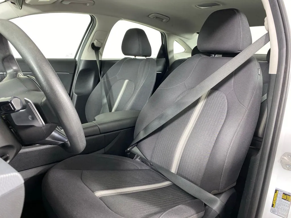 Hyundai Sonata photo 16