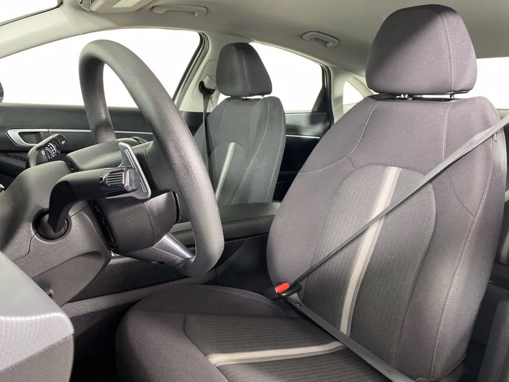Hyundai Sonata photo 16