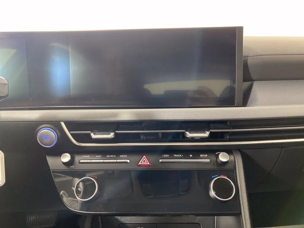 Hyundai Sonata photo 18