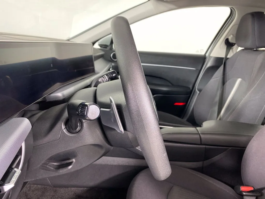 Hyundai Sonata photo 32